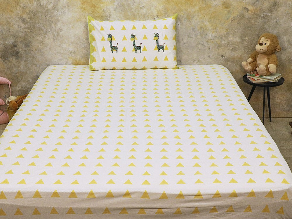 My Best Friend Gira the Giraffe Kid's Bedsheet