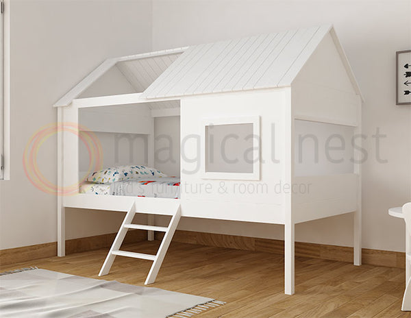 Soneva Treehouse Bed